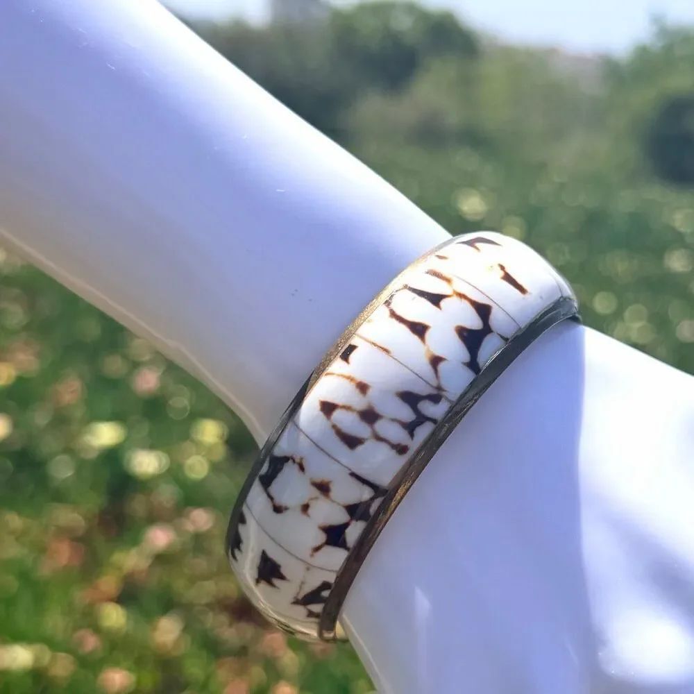 Vintage  Inlay  brass Bangle Bracelet Cream Brown Marbled